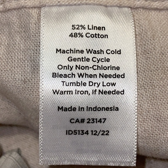 NWT Talbot’s Linen/Cotton Blend Tan Capris w elastic waist.  Size 10P. - Picture 4 of 10